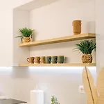 Terra Chic Retreat - 2br With Parking Apartment