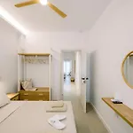 Terra Chic Retreat - 2br With Parking 아파트
