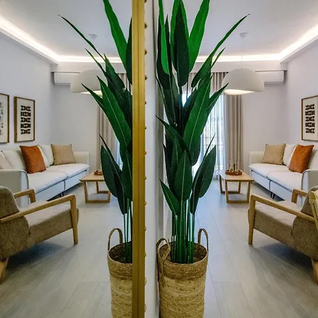 Terra Chic Retreat - 2br With Parking 아파트